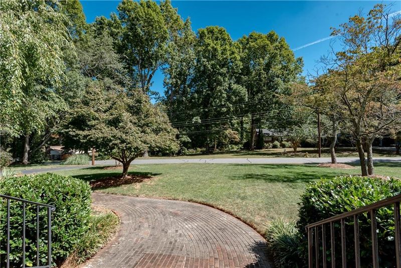 607 2nd Avenue Pl NE, Conover, NC 28613