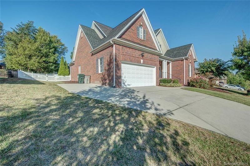 4933 Timberline Ln, Gastonia, NC 28056