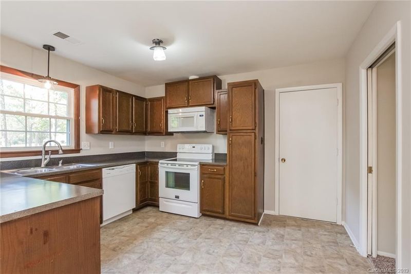 6709 Brookgreen Ter, Matthews, NC 28104