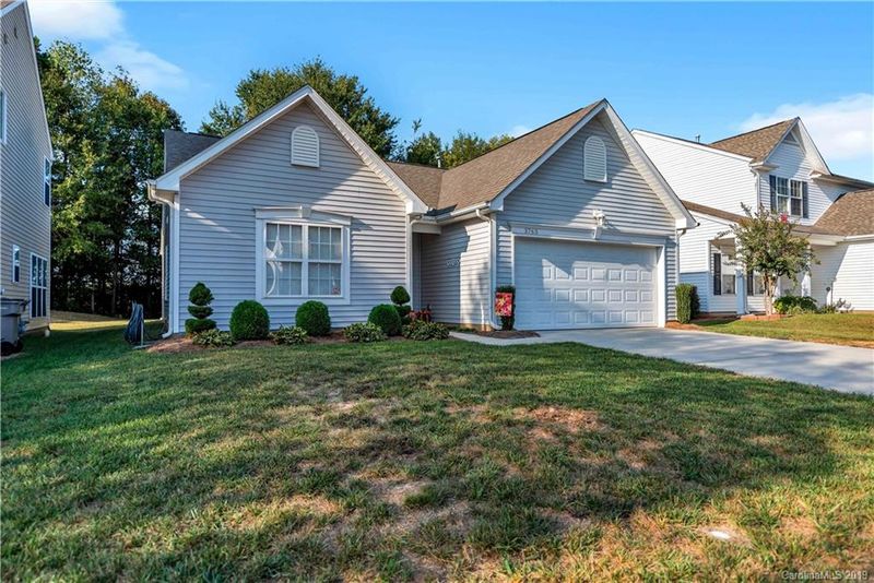 3765 Catawba Creek Dr, Gastonia, NC 28056