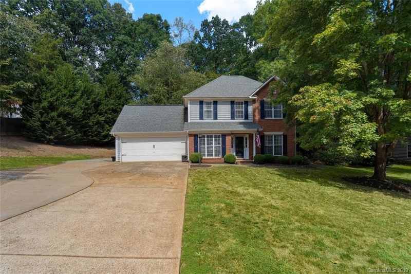 7195 Hunters Bluff Dr, Denver, NC 28037