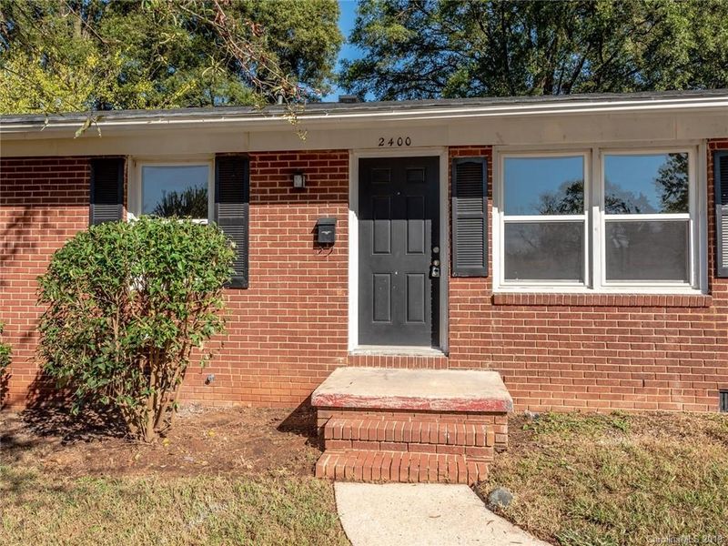 2400 Twinfield Dr, Charlotte, NC 28216