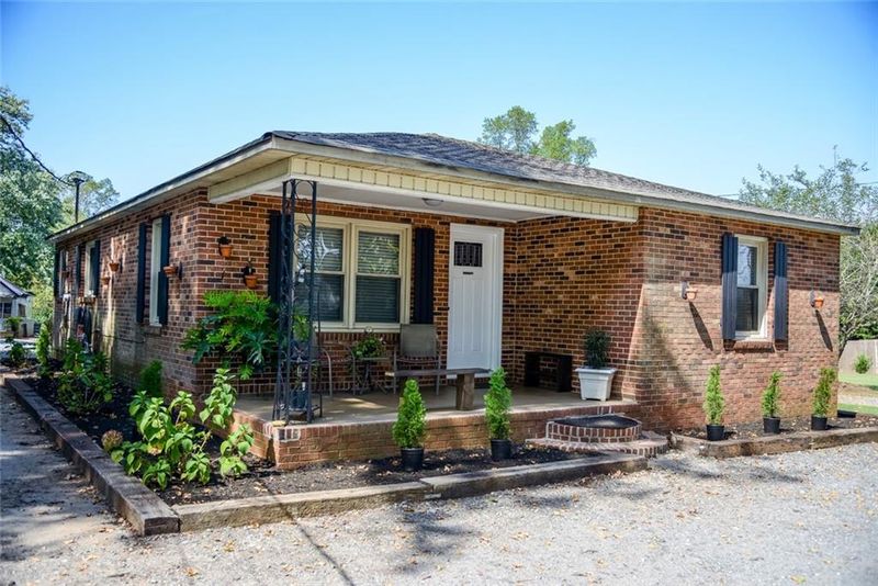 3535 9th Street Dr NE, Hickory, NC 28601