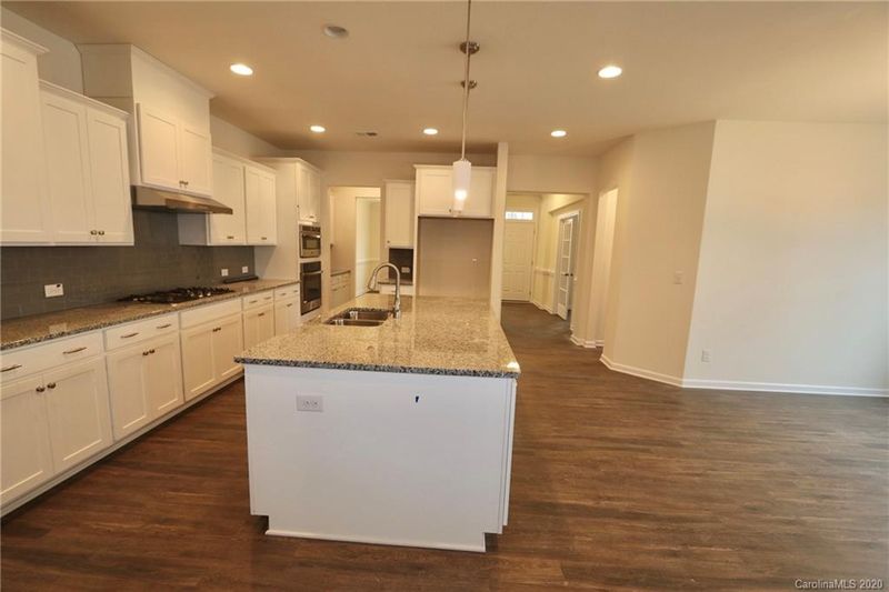 2995 Creekview Dr #320, Waxhaw, NC 28173