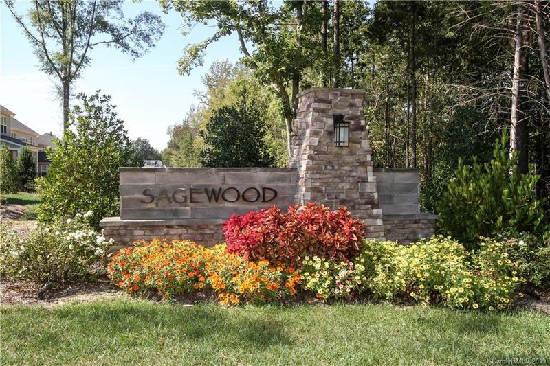 2721 Walker Rd, Matthews, NC 28105
