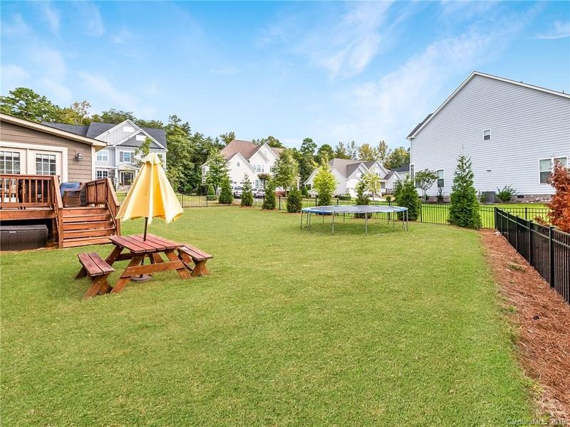 16540 Emerald Dunes Dr, Charlotte, NC 28278