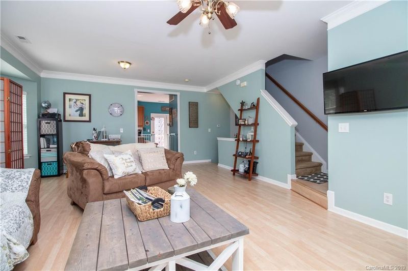 305 Rock Ridge Ln, Mount Holly, NC 28120