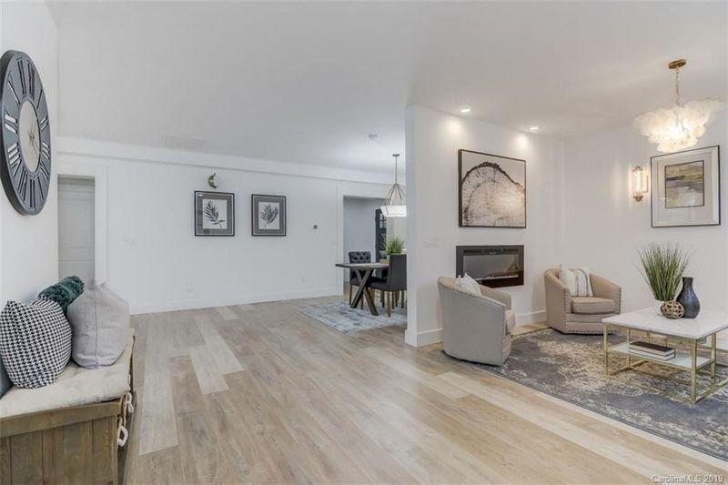 1818 Arnold Dr, Charlotte, NC 28205