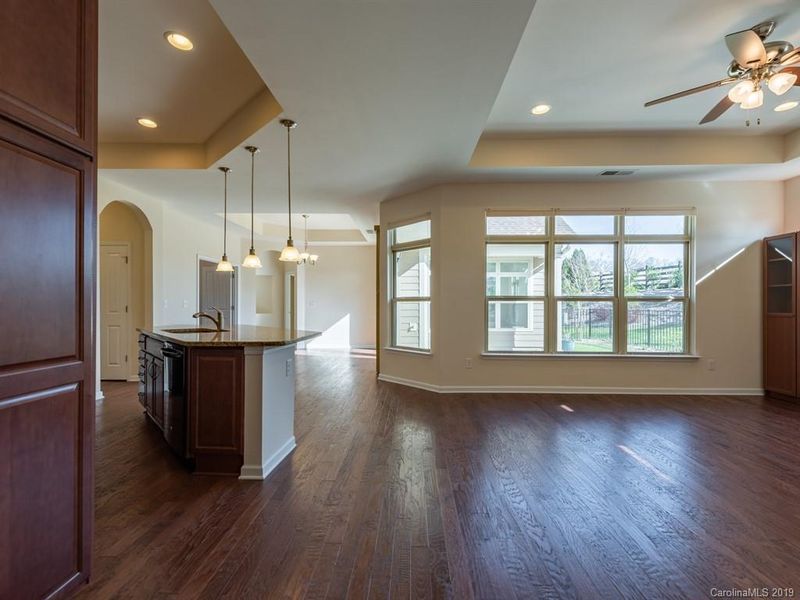 1002 Quincy Hollow Dr, Matthews, NC 28104