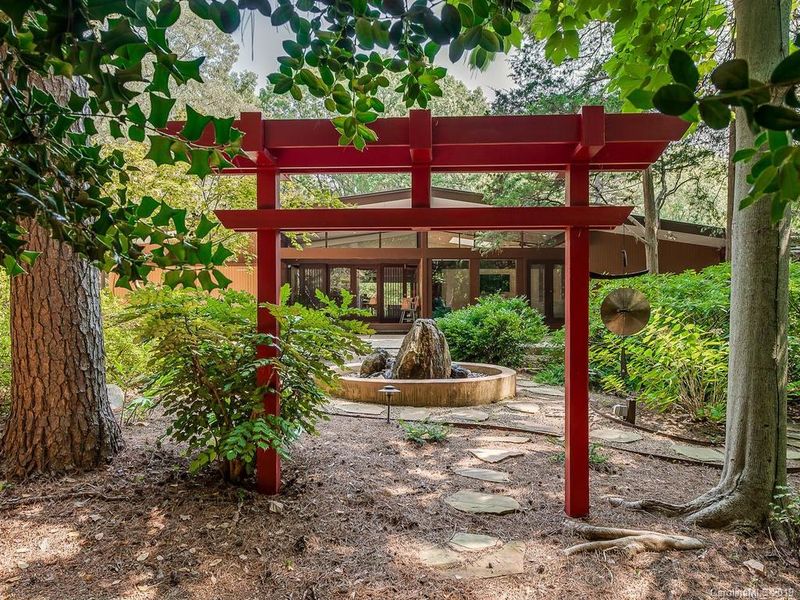7542 Valleybrook Rd, Charlotte, NC 28270