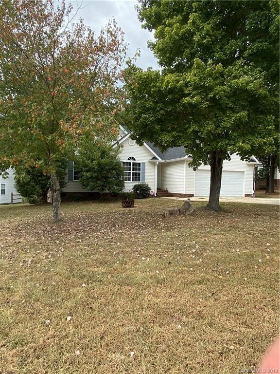998 Scottland Dr, Concord, NC 28025