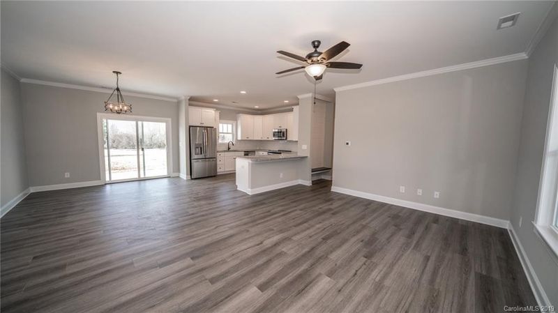 5013 Old Pine Ln, Cherryville, NC 28021