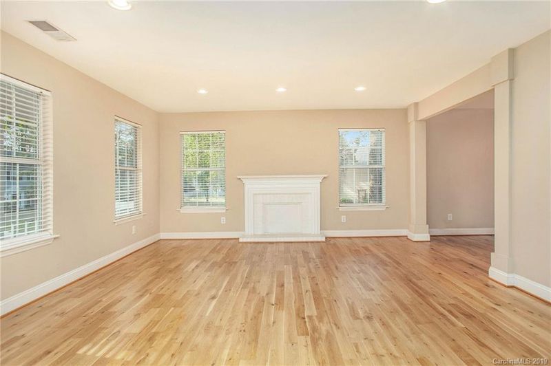 9219 Lake Spring Ave, Charlotte, NC 28216