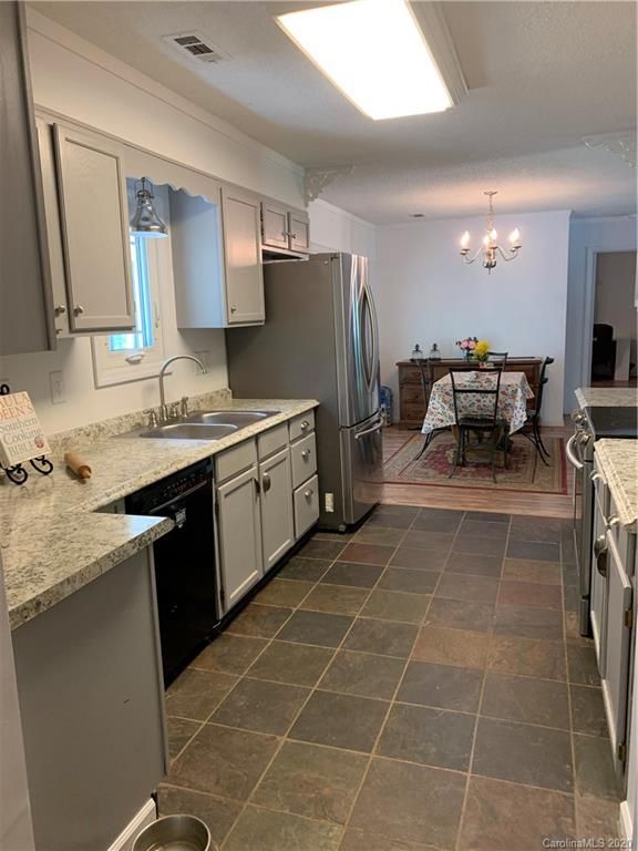 1809 Mullis Rd, Monroe, NC 28112
