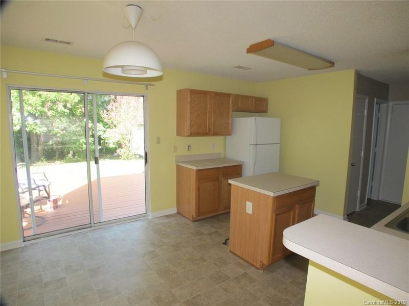 2212 Pimpernel Rd, Charlotte, NC 28213