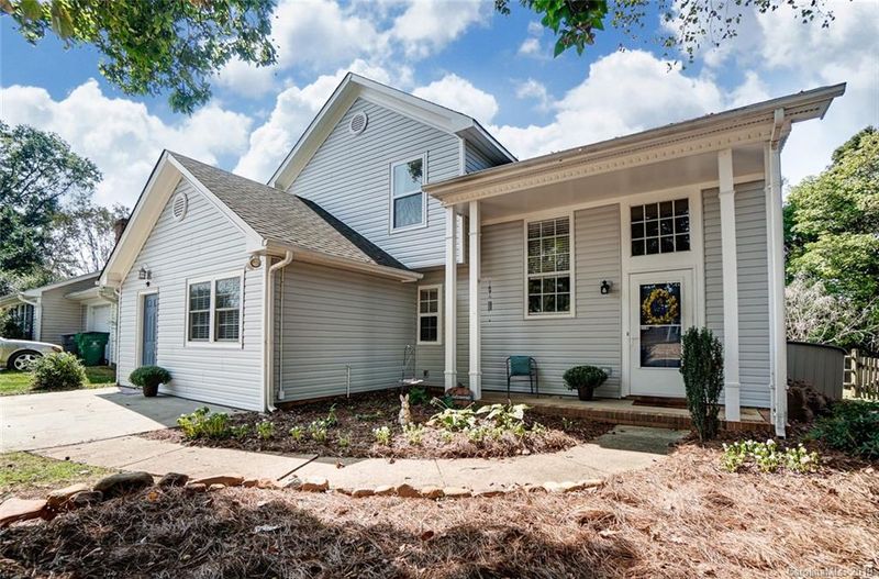 9724 Marshbrooke Rd, Matthews, NC 28105