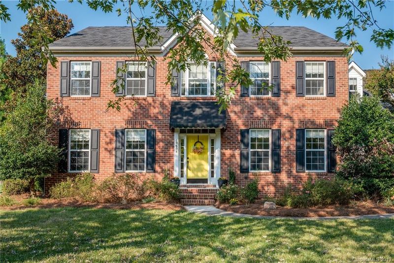 10608 Olde Irongate Ln, Mint Hill, NC 28227