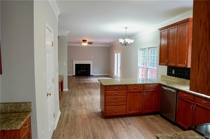 2536 Adonis Ct, Charlotte, NC 28213