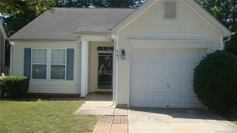 641 Tribune Dr, Charlotte, NC 28214
