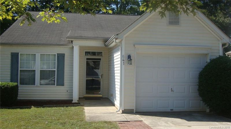 641 Tribune Dr, Charlotte, NC 28214