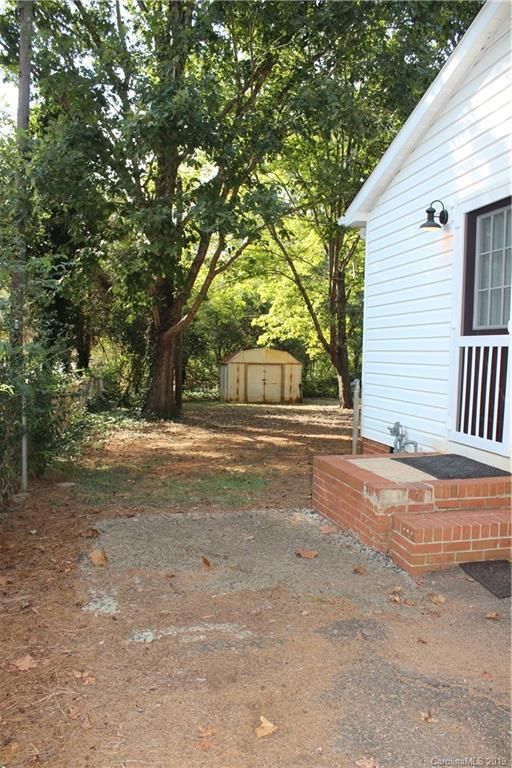 3705 Somerset Dr, Gastonia, NC 28052