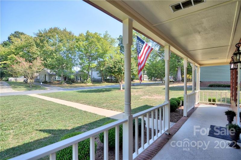 1304 Forest Wood Dr, Matthews, NC 28105