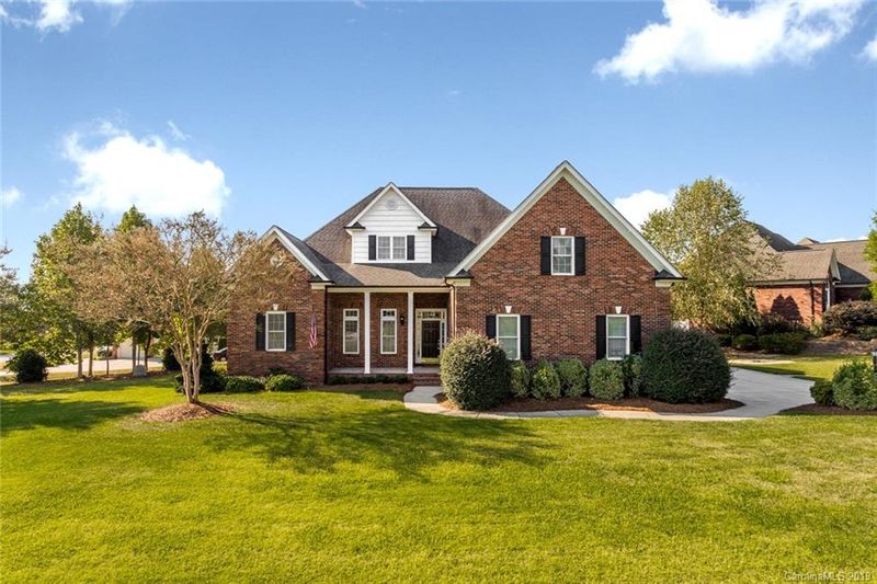 7901 Grimsby Cir, Harrisburg, NC 28075