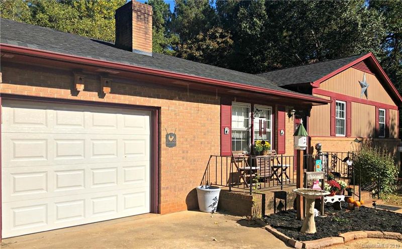 147 Huffstetler Lake Rd, Dallas, NC 28034