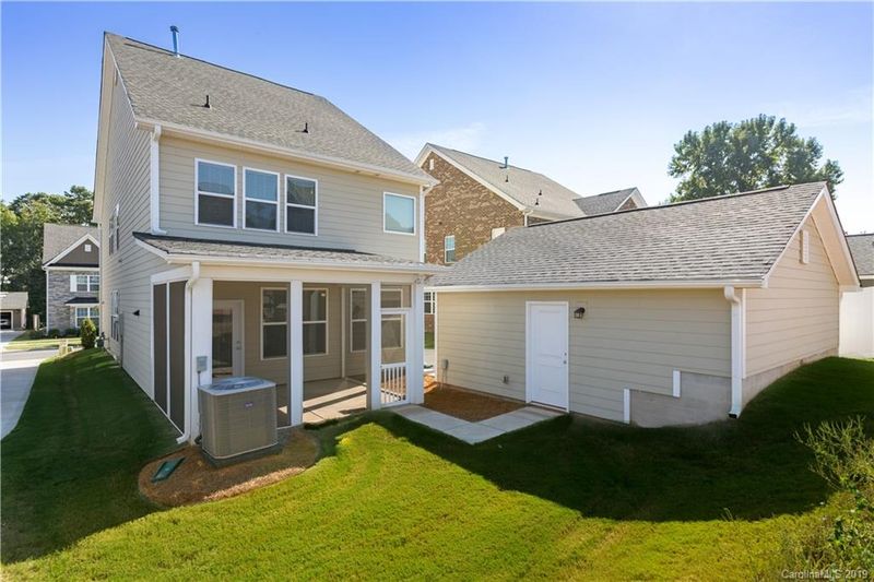 7631 Cushing Dr, Charlotte, NC 28216