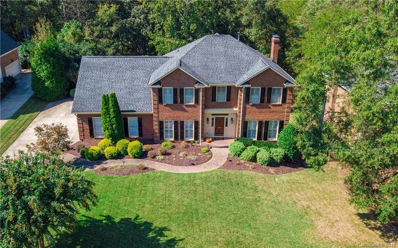 716 Stanhope Ln, Matthews, NC 28105