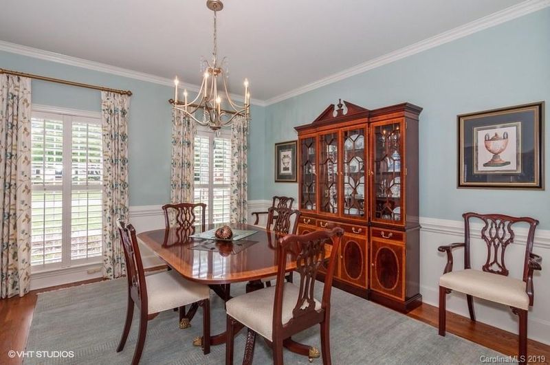 716 Stanhope Ln, Matthews, NC 28105