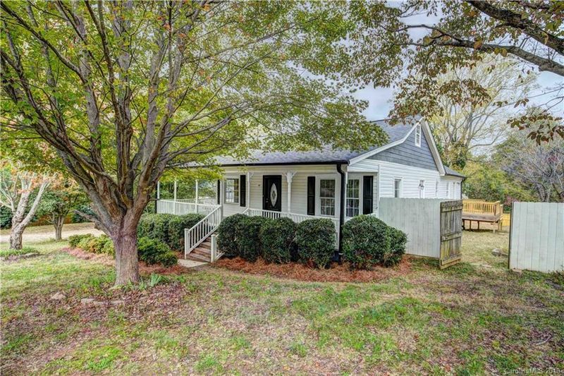 802 W 8th St, Kannapolis, NC 28081