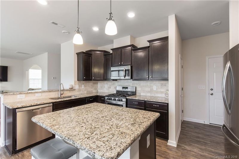 1337 Hideaway Gulch Dr, Fort Mill, SC 29715