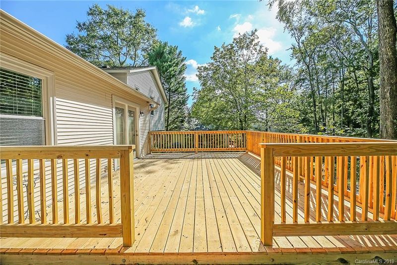 7814 Robin Crest Rd, Charlotte, NC 28226