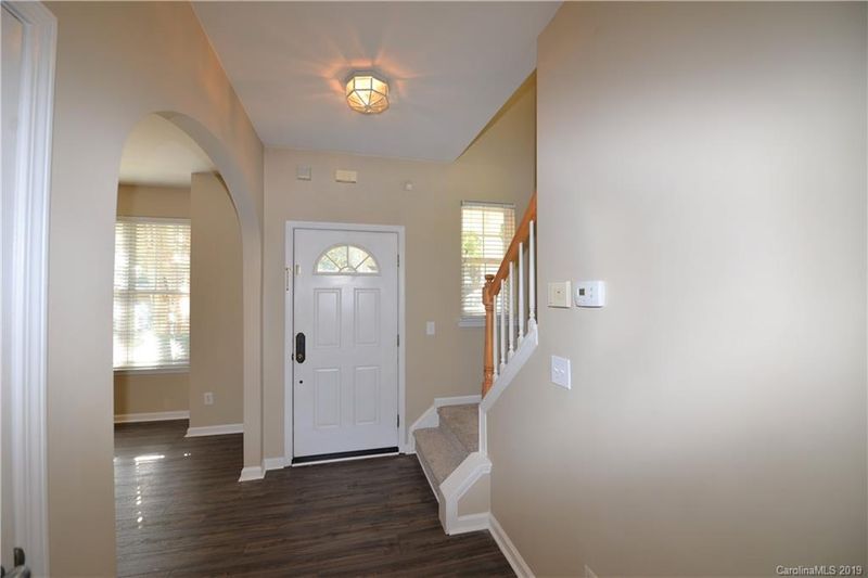 8368 Chaceview Ct, Charlotte, NC 28269
