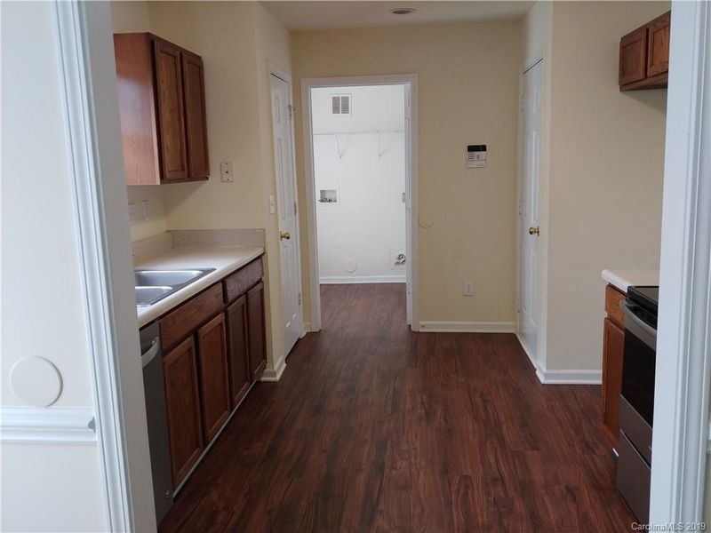 5229 Kiev Dr, Charlotte, NC 28216