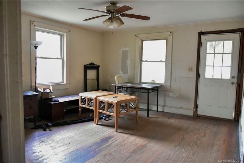 216 Howard St, Mount Holly, NC 28120