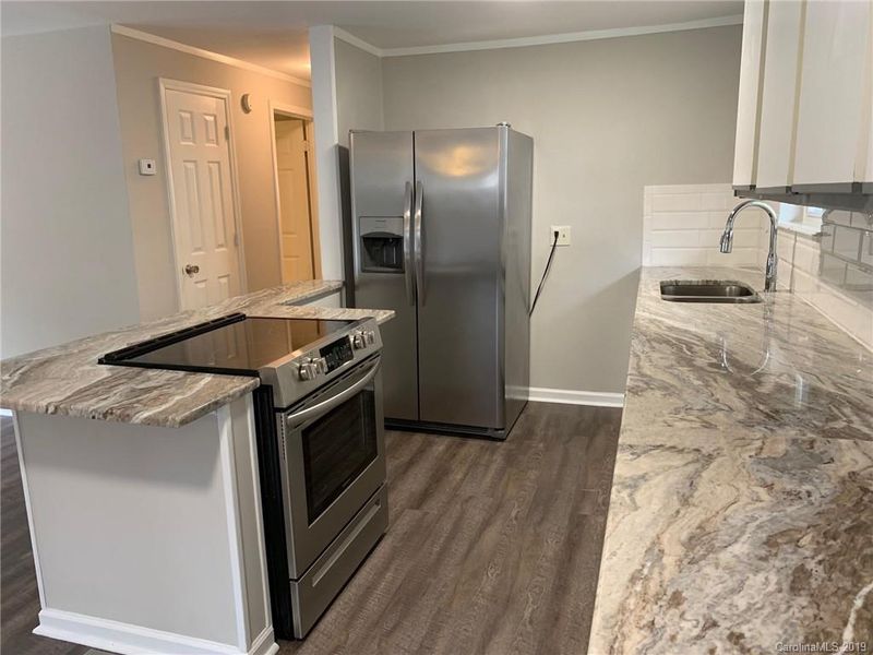 111 E Henry St, Belmont, NC 28012