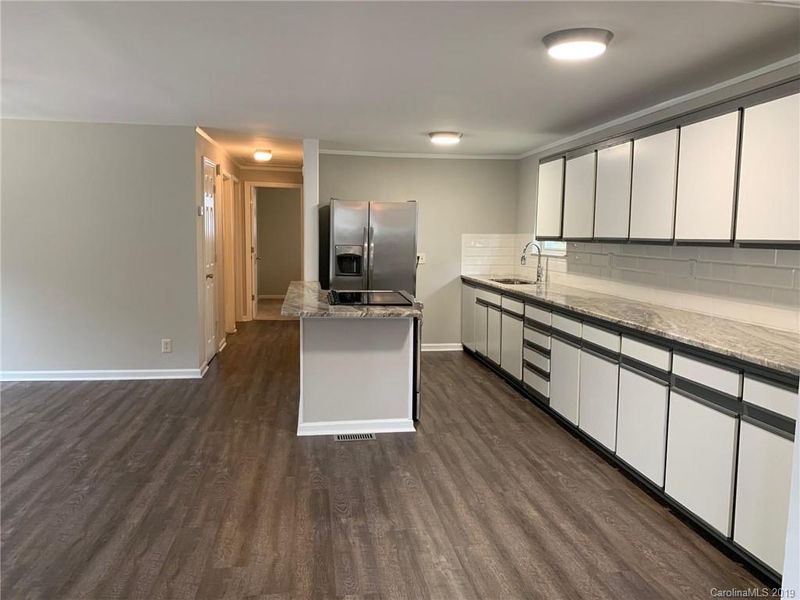 111 E Henry St, Belmont, NC 28012