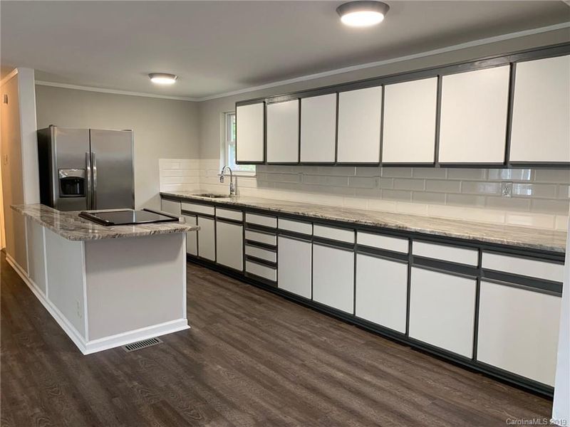 111 E Henry St, Belmont, NC 28012