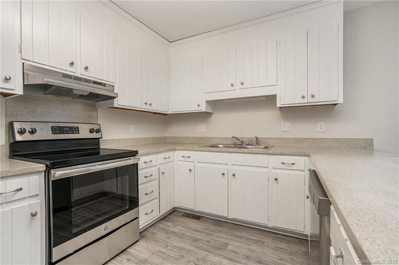 8403 Tifton Rd, Charlotte, NC 28226