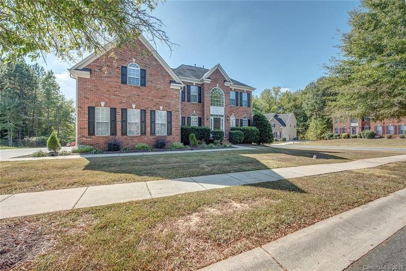 3203 Bur Oak Dr, Gastonia, NC 28056