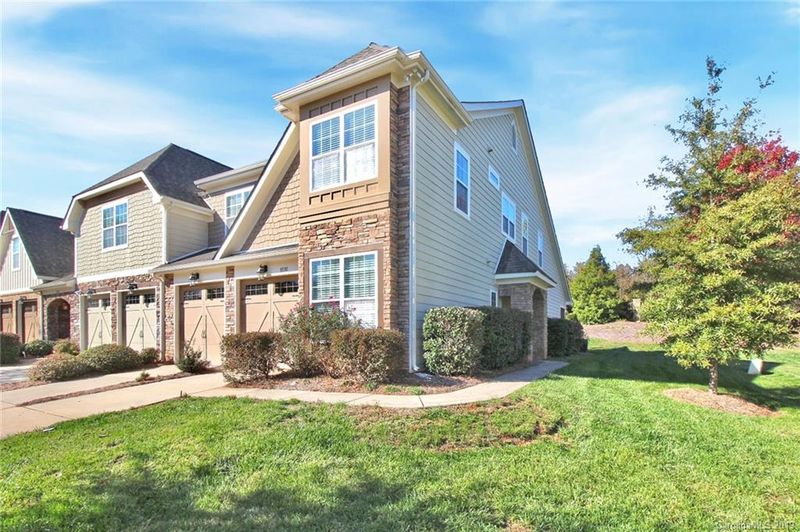 8530 Loxton Cir, Charlotte, NC 28214