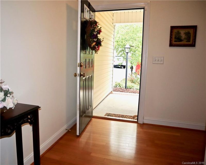 2000 Horizon Ct, Matthews, NC 28104
