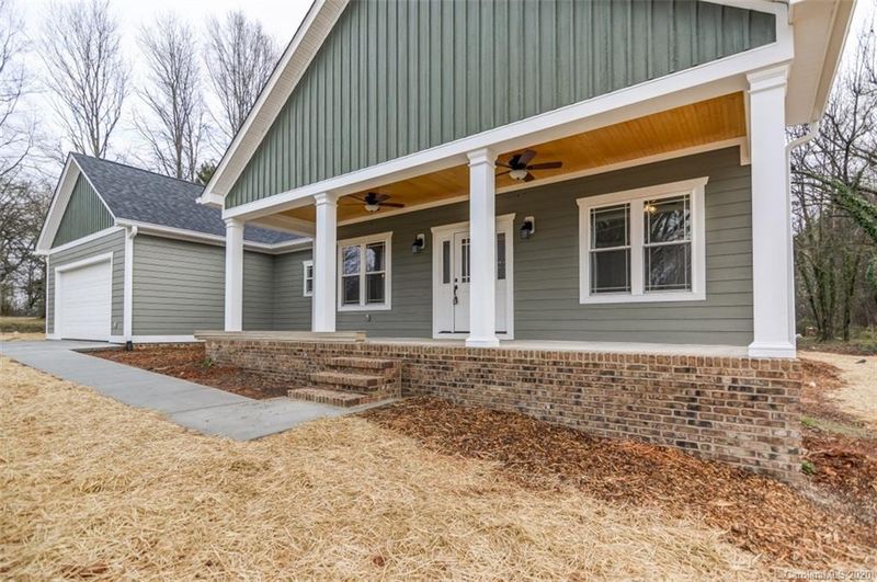 2830 4th St NE, Hickory, NC 28601