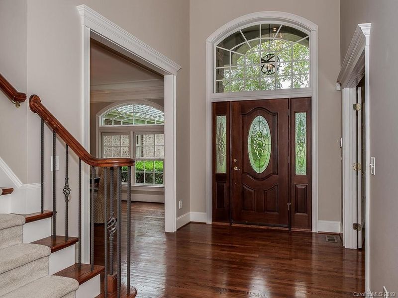 2110 Cortelyou Rd, Charlotte, NC 28211