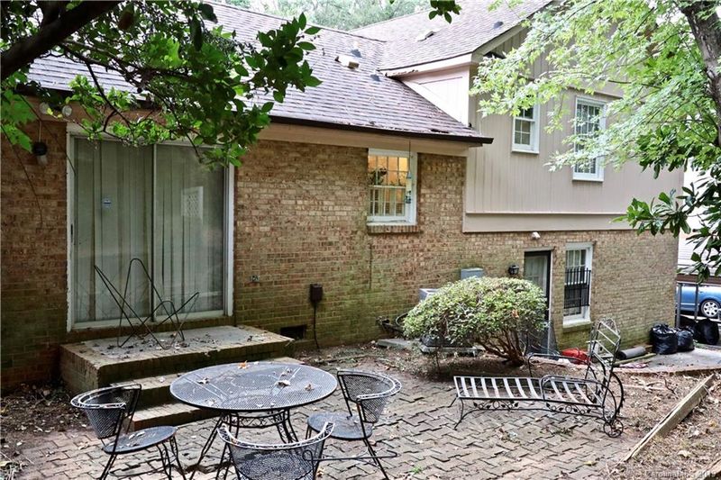 5725 Mcbride St, Charlotte, NC 28215