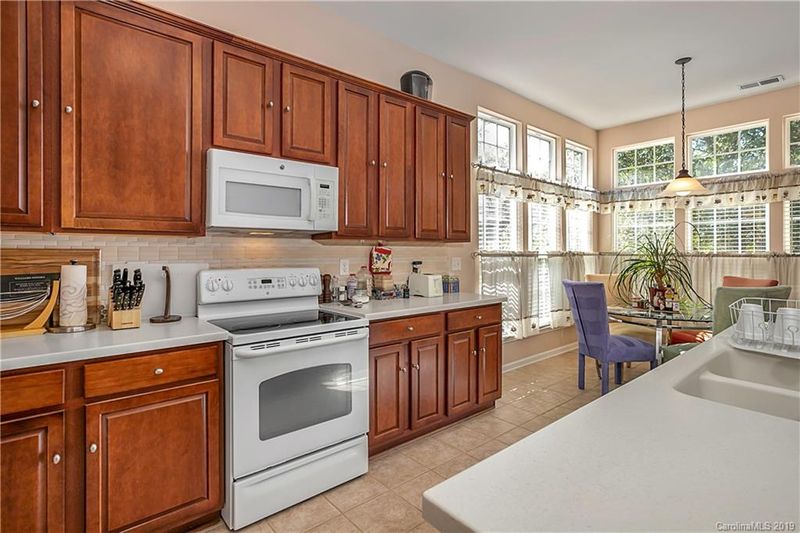 10229 Rivendell Ln, Charlotte, NC 28269