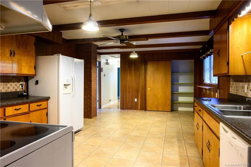 26 Rollingwood Dr, Concord, NC 28025
