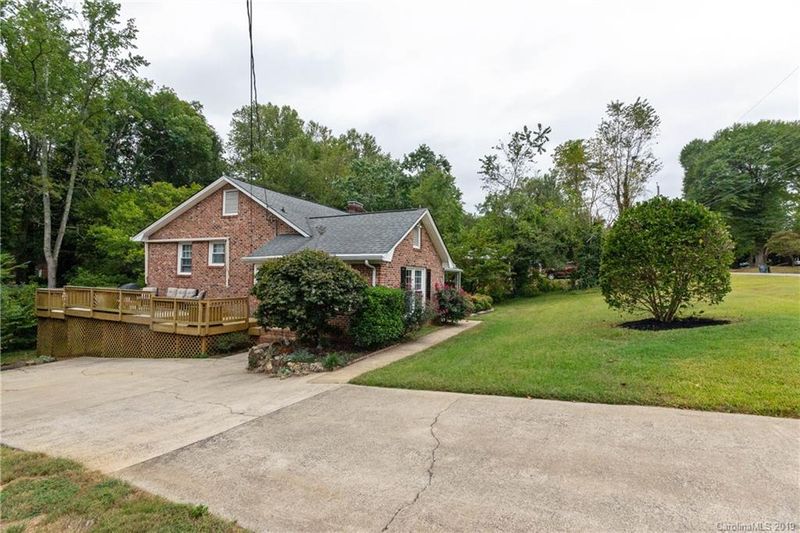 3157 Whitson Rd, Gastonia, NC 28054